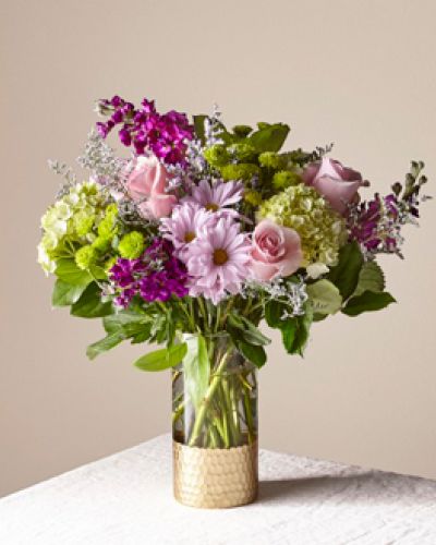<p>As the seasons change, fill your home with gorgeous blooms and fresh fragrances. Our expert florists handcraft an uplifting assortment of roses, hydrangea, stock, and more to delight everyone from your mom to your best friend.</p>